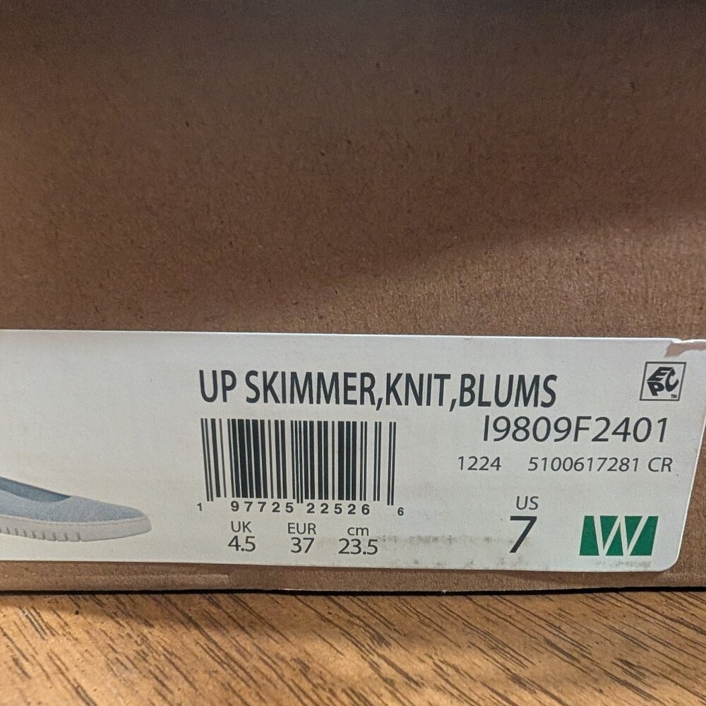 Vionic Up Skimmer Knit Blue Sneakers - Blue/White
Size 7 Wide